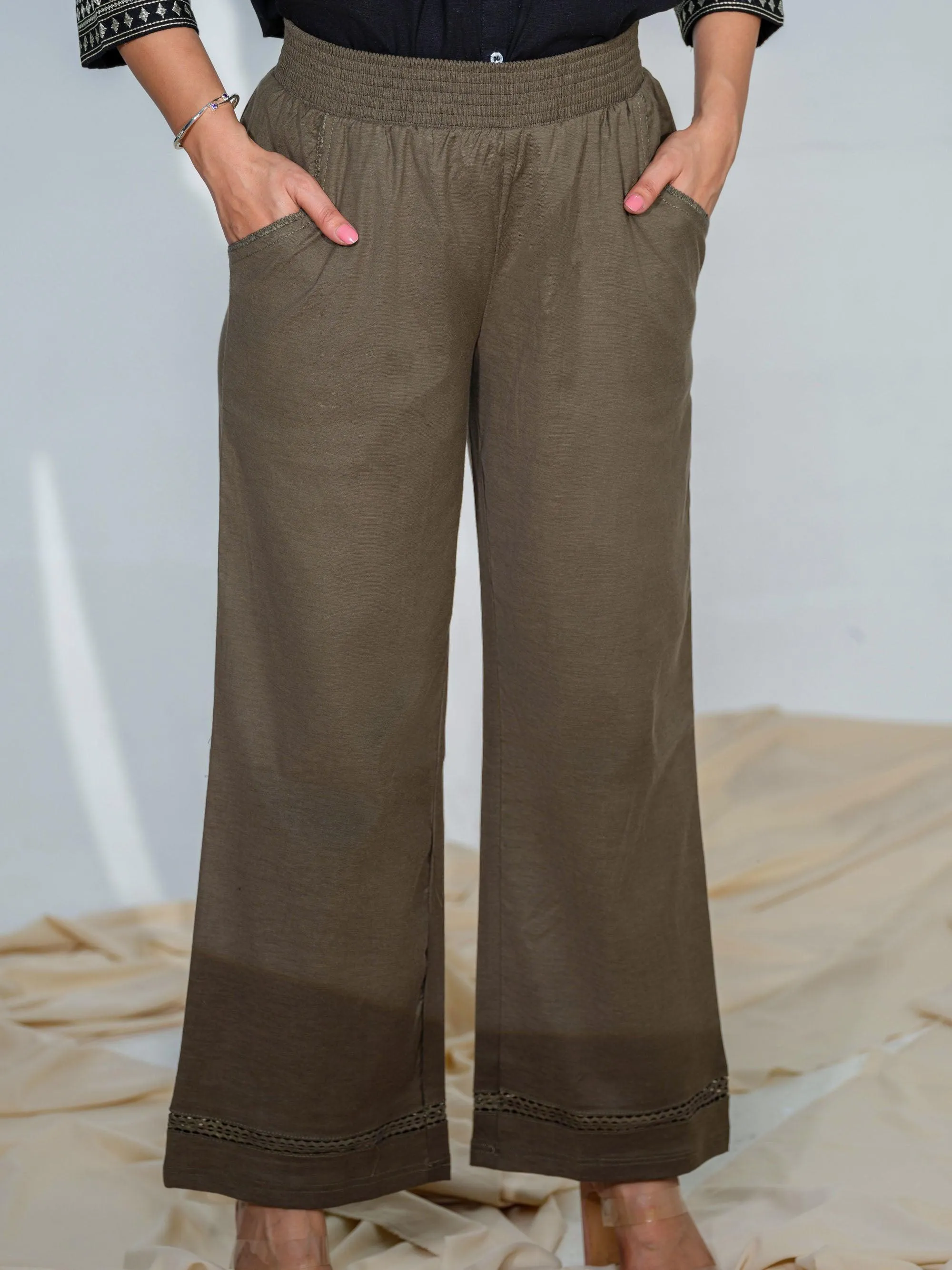 Full broad elasticated pants
