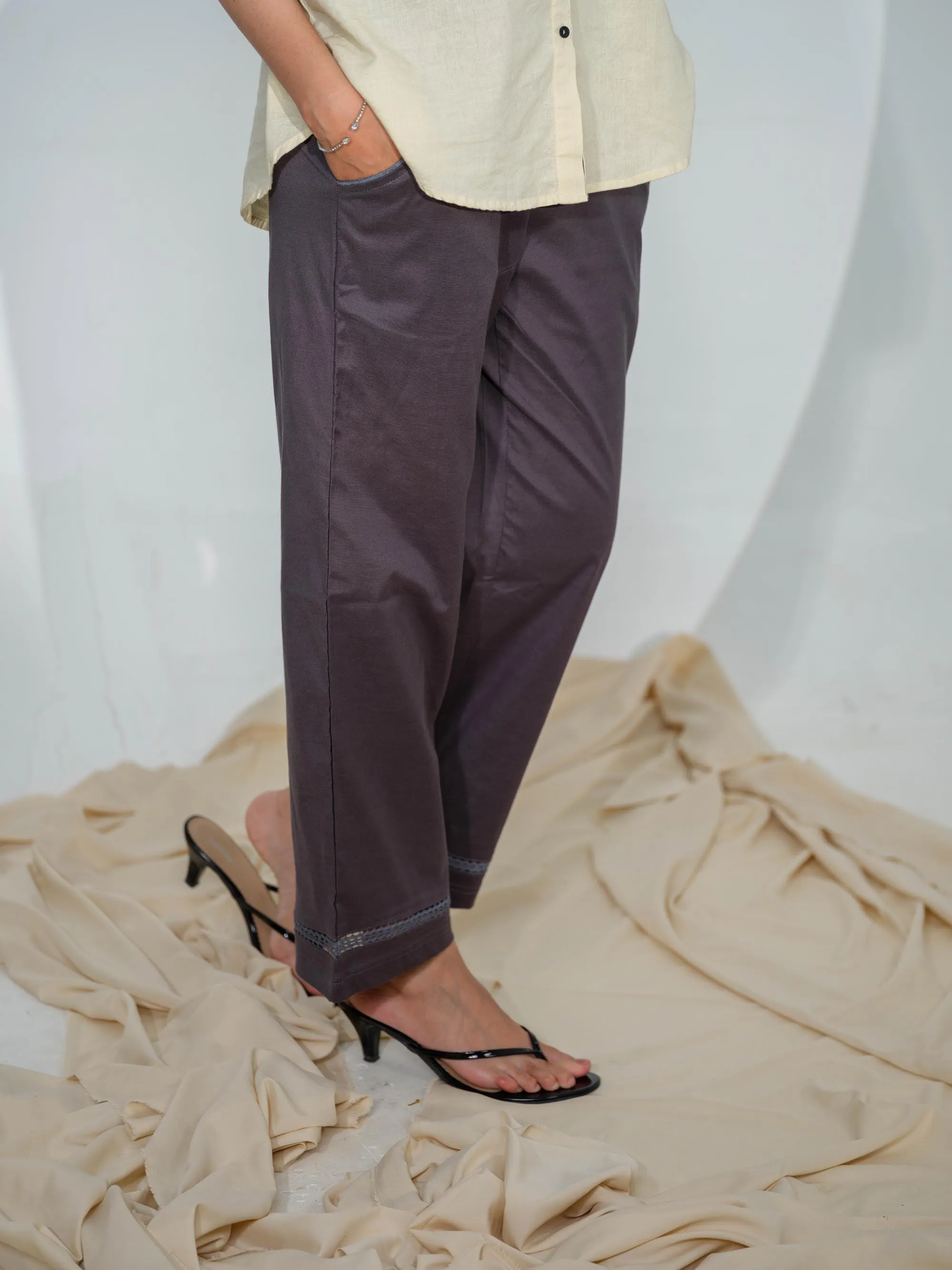Full broad elasticated pants