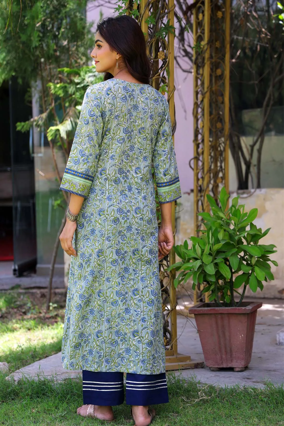 Light Pastel Green Hand Block Print Kurta In Straight Fit